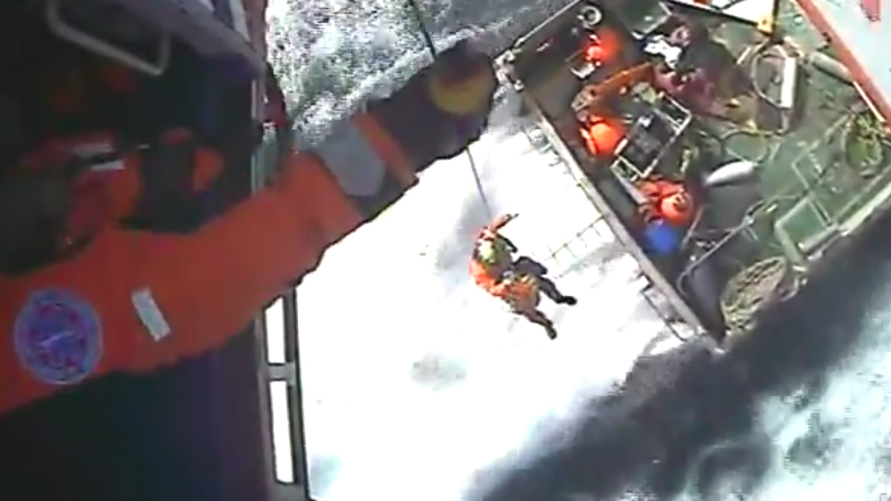 Video Cylinder Explosion Injures Two on Dive Boat